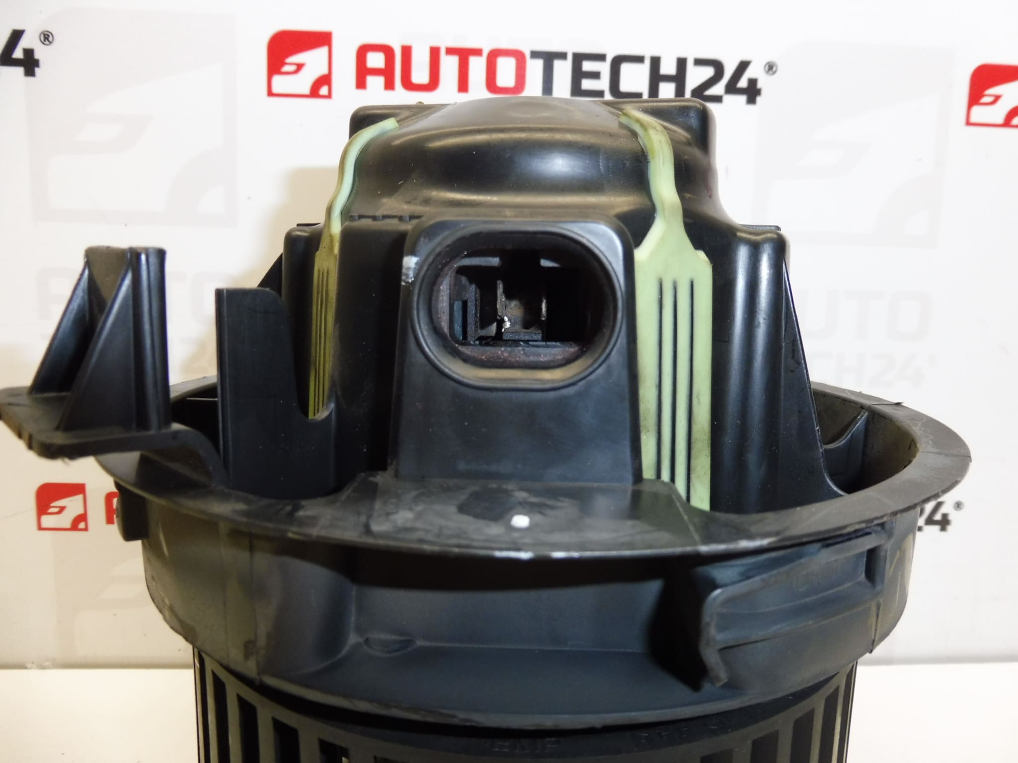 Ventilator grijača Valeo Citroën Peugeot 207 N102993X - Slika 2