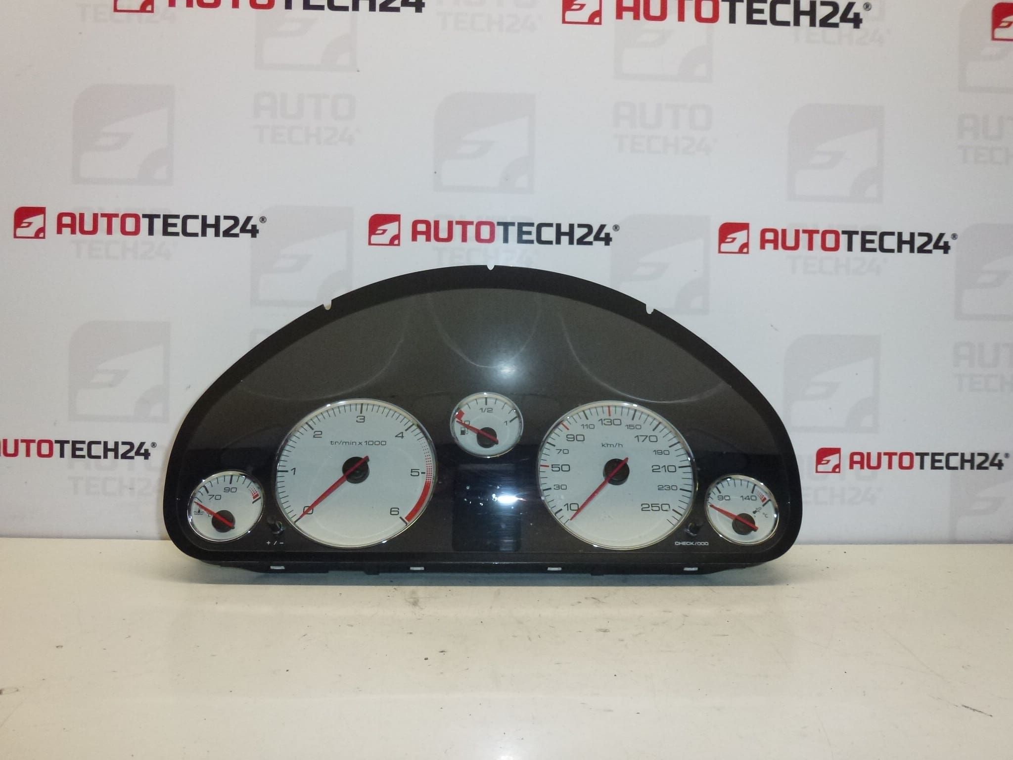 Brzinomjer Peugeot 407 kilometraža 280000 km 9664690380 610395