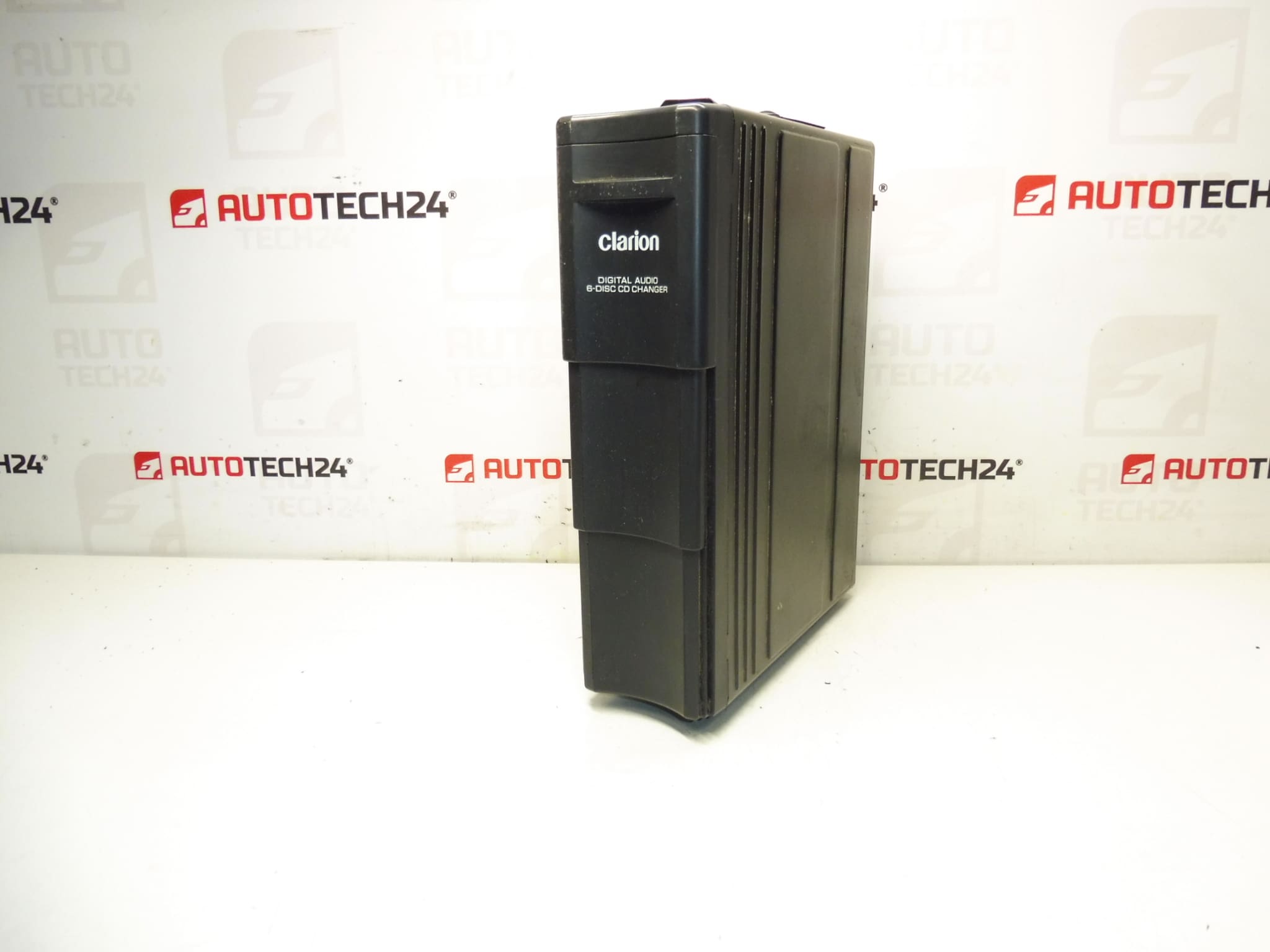 CD izmjenjivač Clarion Citroën Peugeot 9647427980 6564E1