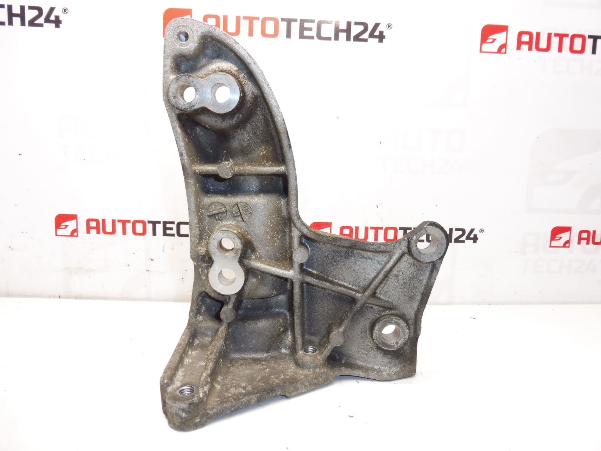 Držač alternatora Citroën Peugeot 9646424380 5706G3 - Slika 2