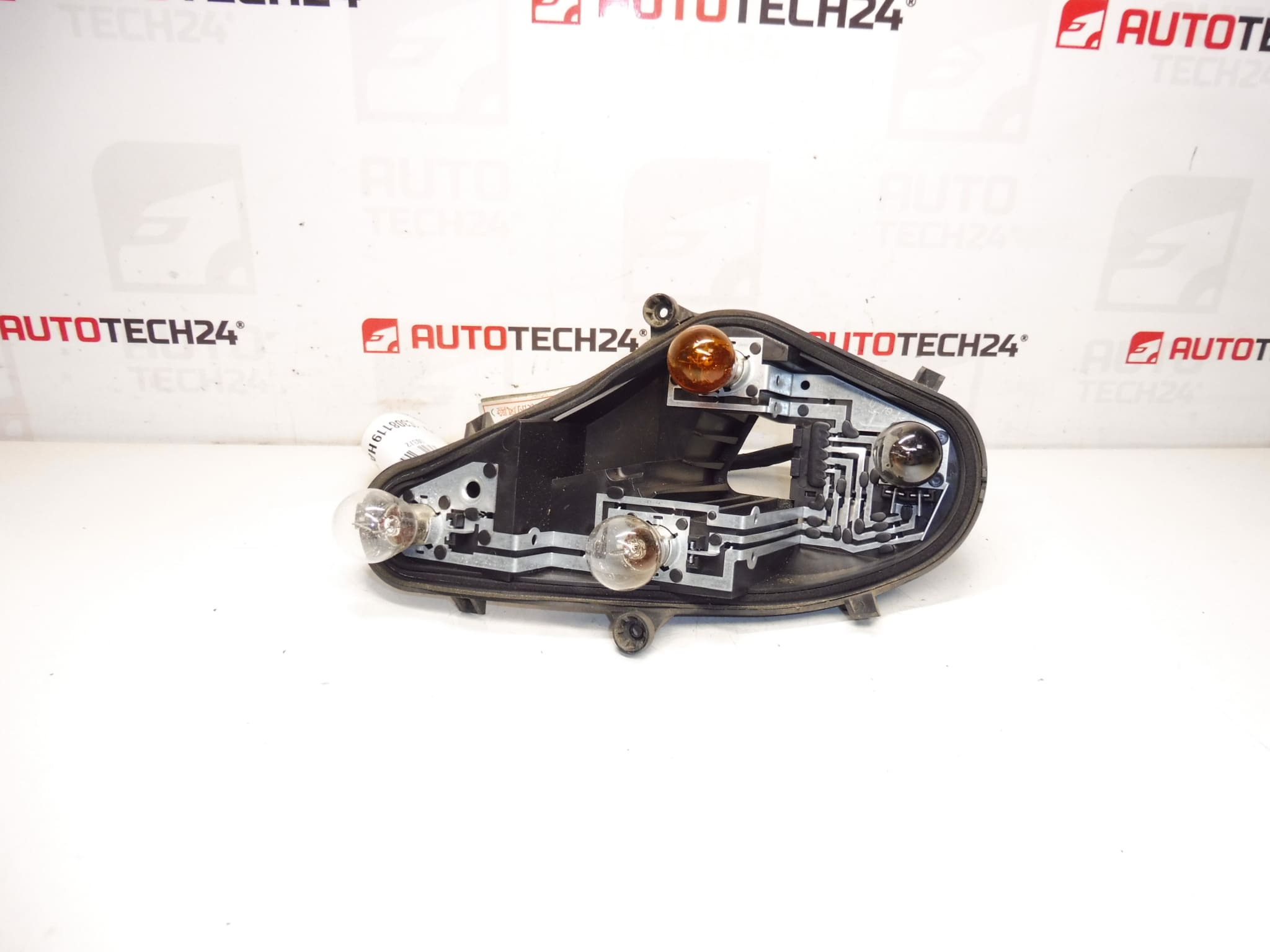 Utičnica stražnje lijevo vanjsko svjetlo Citroën C4 II 6350KS