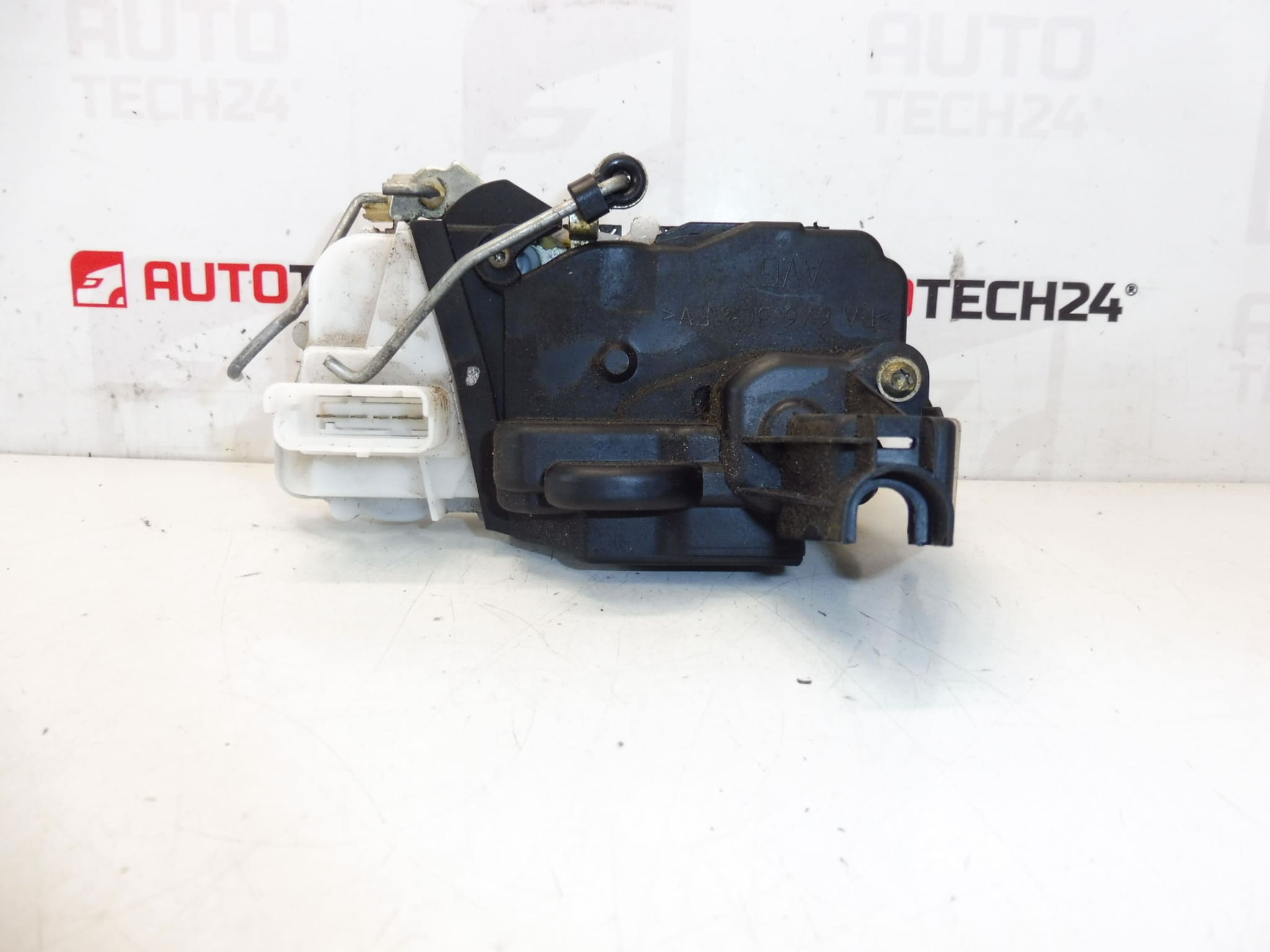 Brava prednjih lijevih vrata Peugeot 307 9135N6