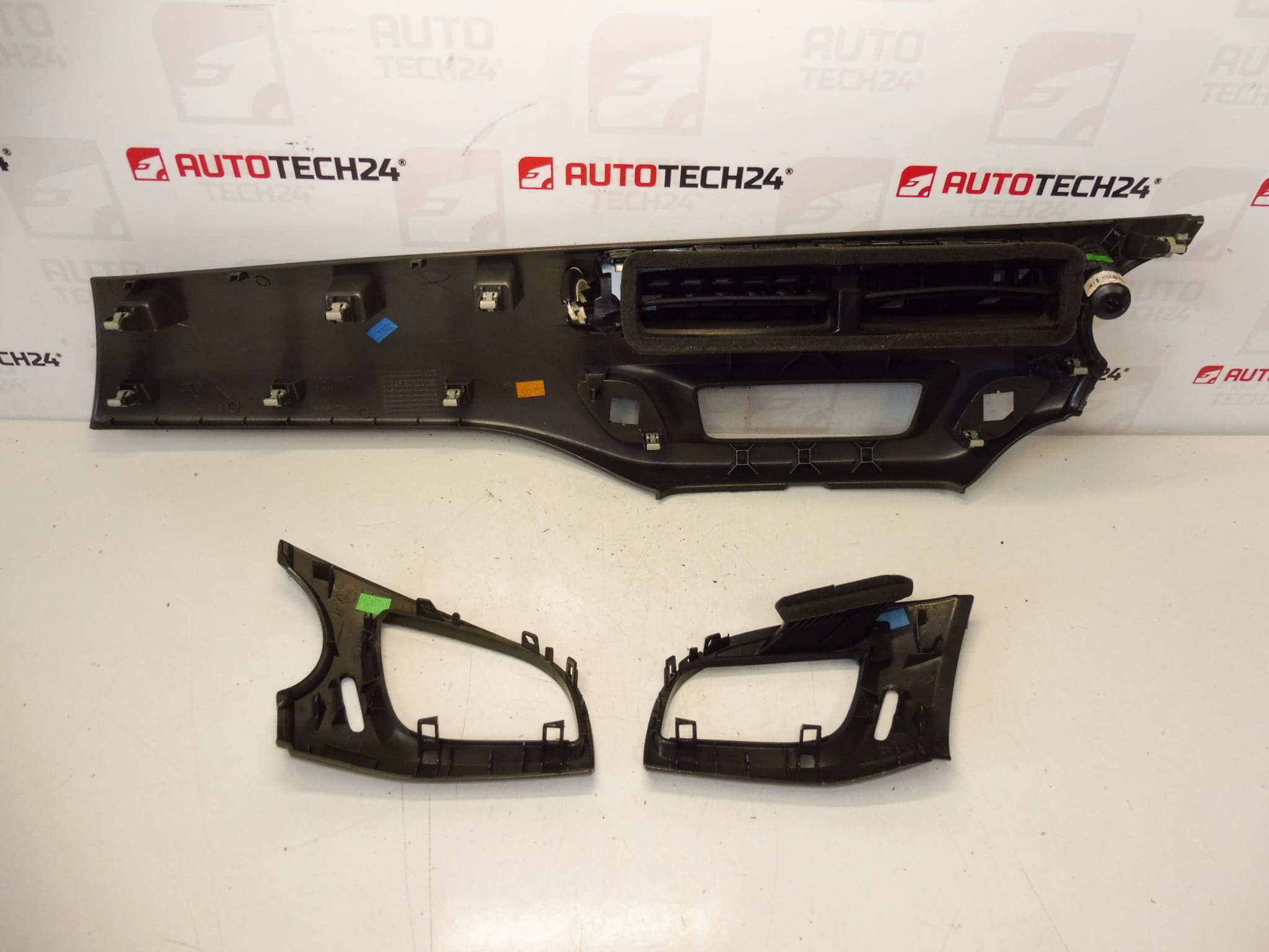 Sada Obloga Instrumentne Ploče Citroën C3 II A51 9685748677 96857498ZD 96857501ZD - Slika 2