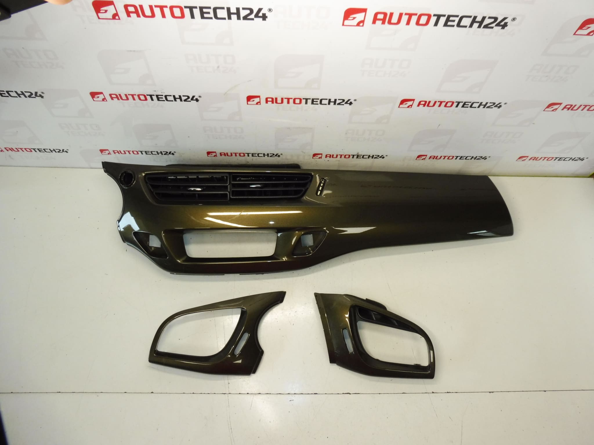 Citroen C3 II A51 Garnitura armaturne ploče 9685748677 96857498ZD 96857501ZD