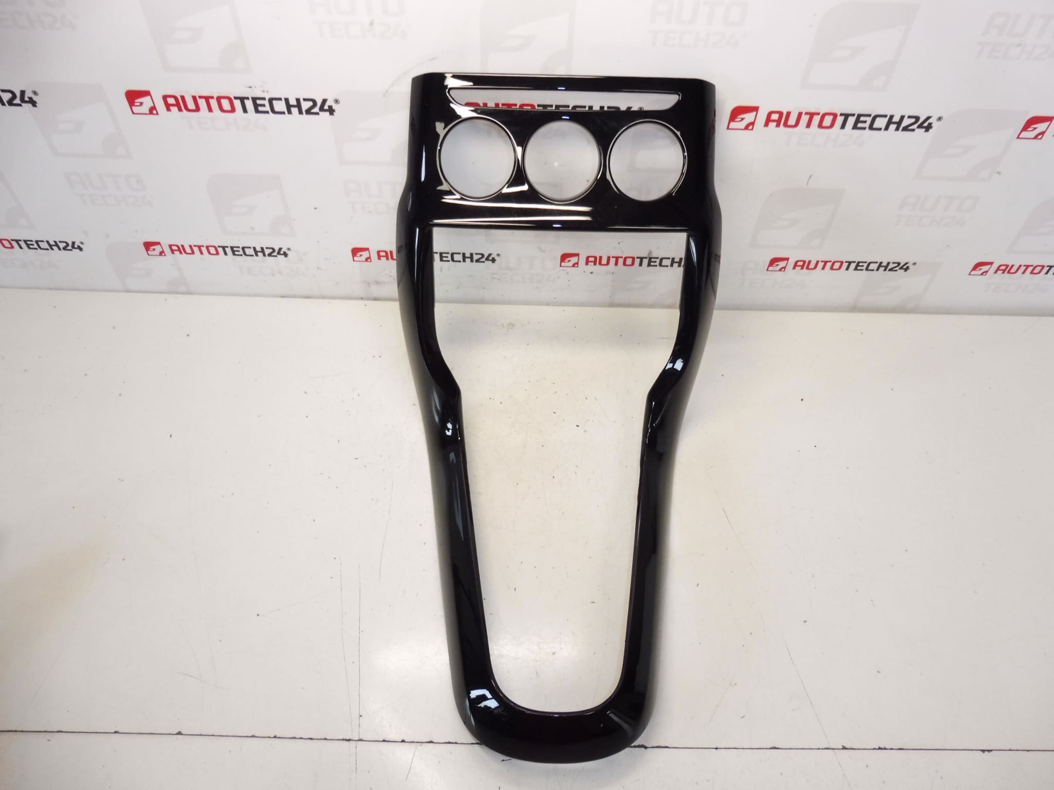 Citroen C3 II A51 središnja ploča s instrumentima 9801578777