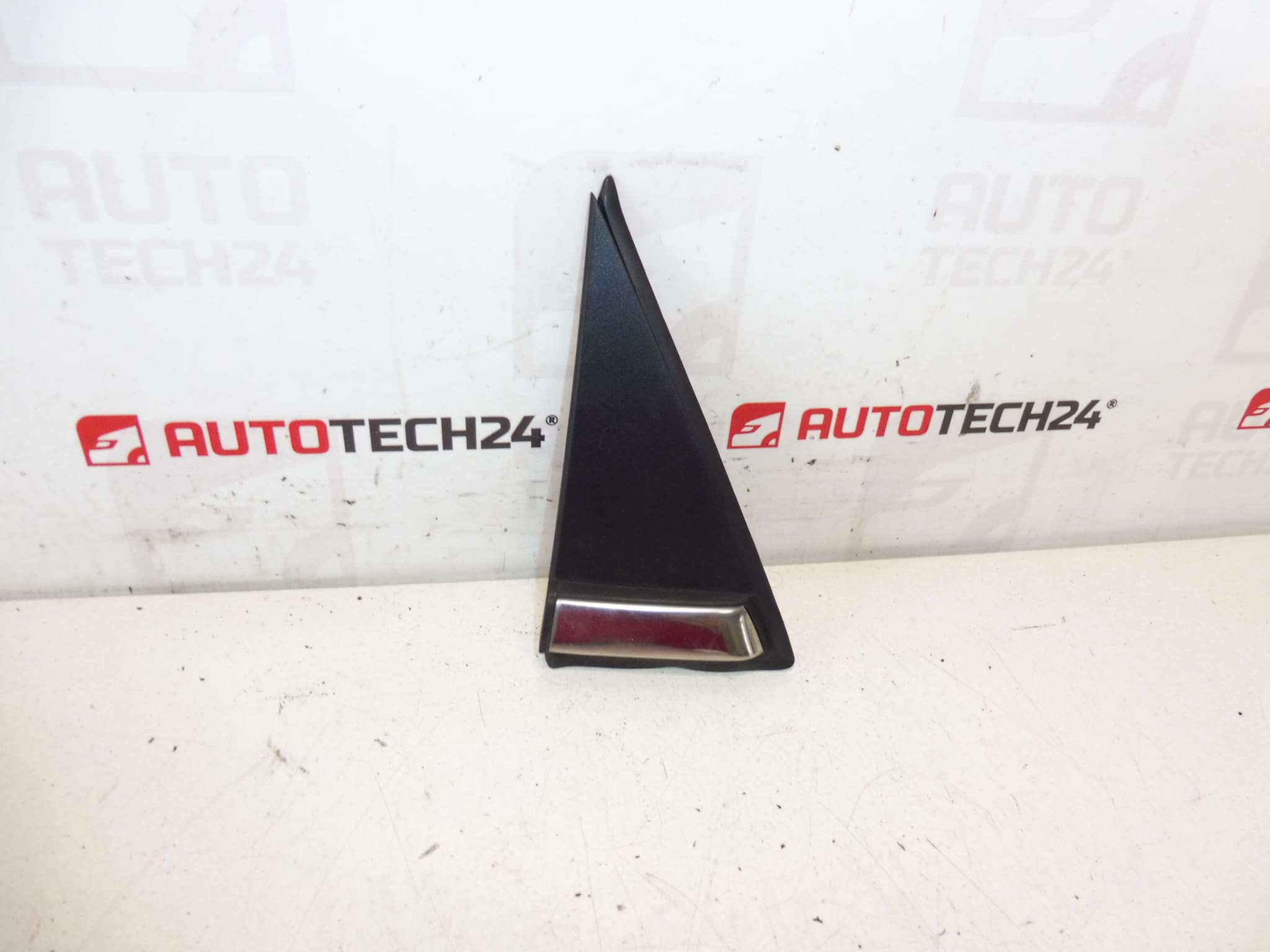 Poklopac prednjeg desnog retrovizora Citroen C3 II A51 9025V9