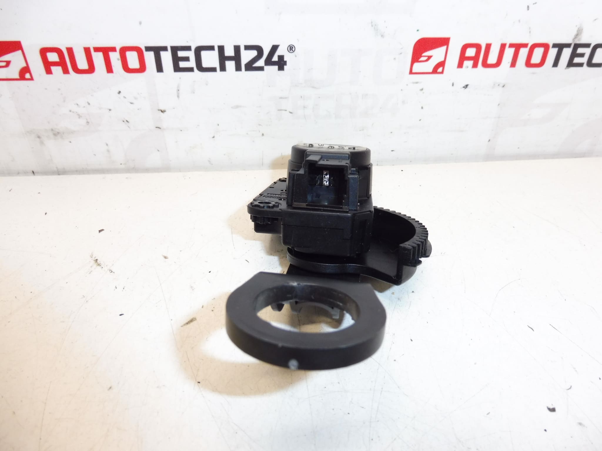 Servomotor grijanja BEHR Citroën Z5509001 28006148A 647998 - Slika 2