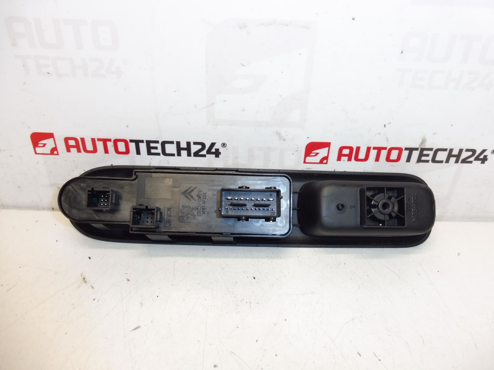 Prekidač za prozore i retrovizore Peugeot 3008 5008 96650620ZD 6490X5 - Slika 2