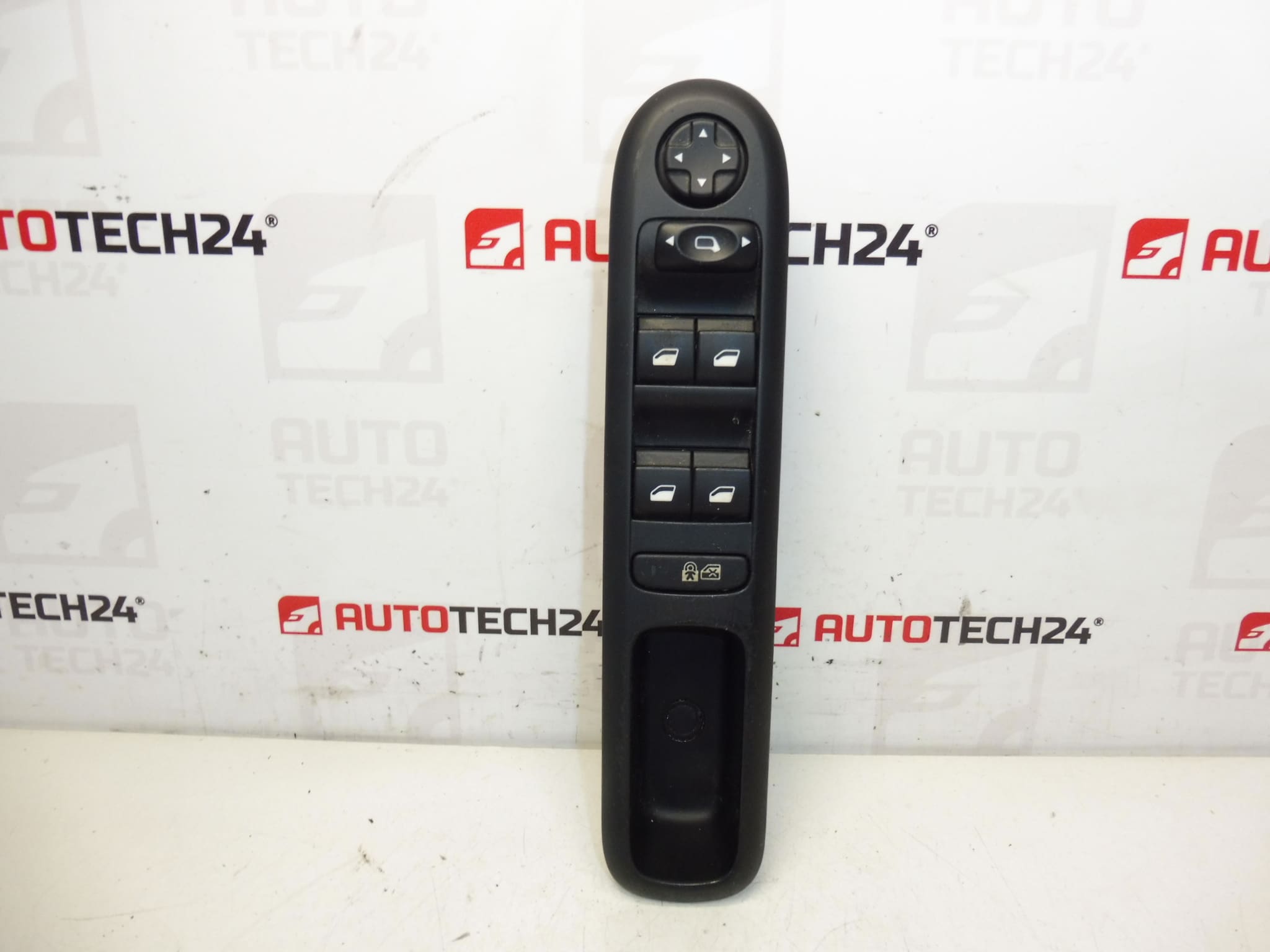 Kontrola prozora i retrovizora Peugeot 3008 5008 96650620ZD 6490X5