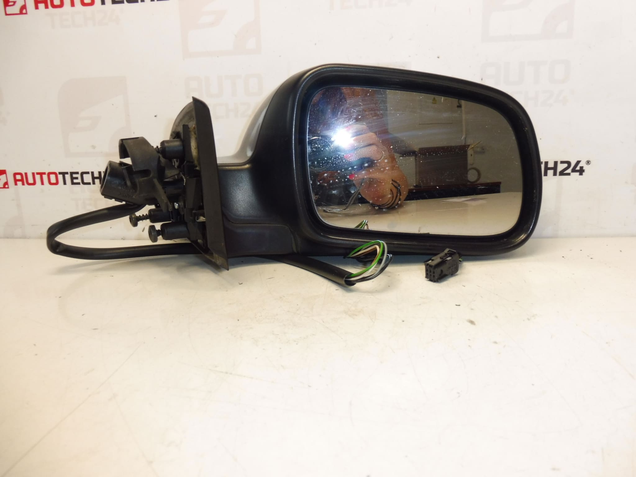 Desno retrovizor Peugeot 307 EZAC 8149AX - Slika 2