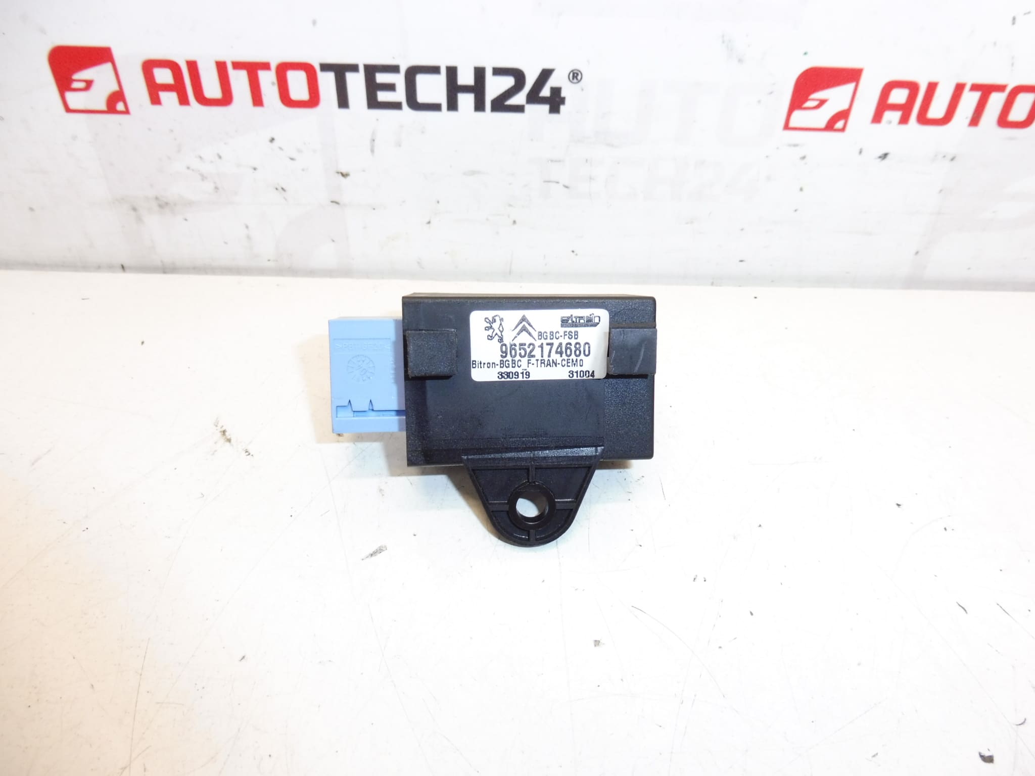 Relej sigurnosne propusnice Citroën Peugeot 9652174680 8914GH