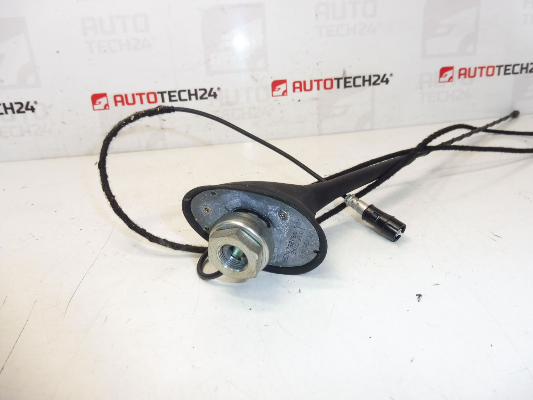 Antena Peugeot 207 9674768780 6587H9 6587J0 - Slika 2