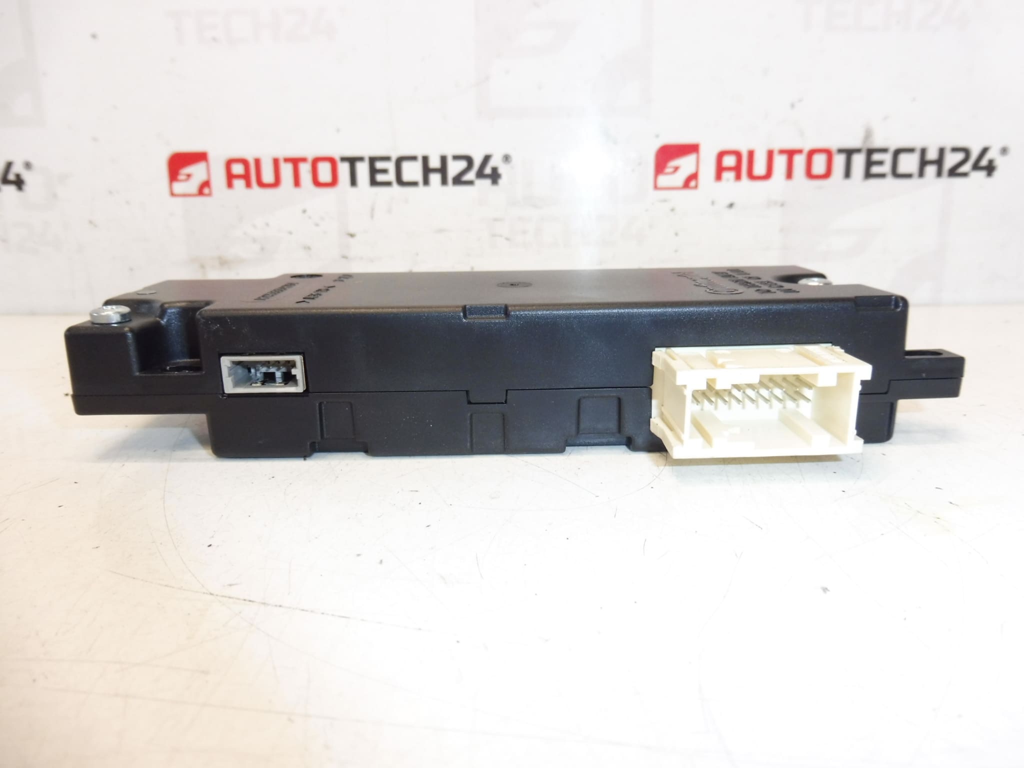 Modul Bluetooth za Citroën i Peugeot 9666760080 S180073002 J - Slika 2