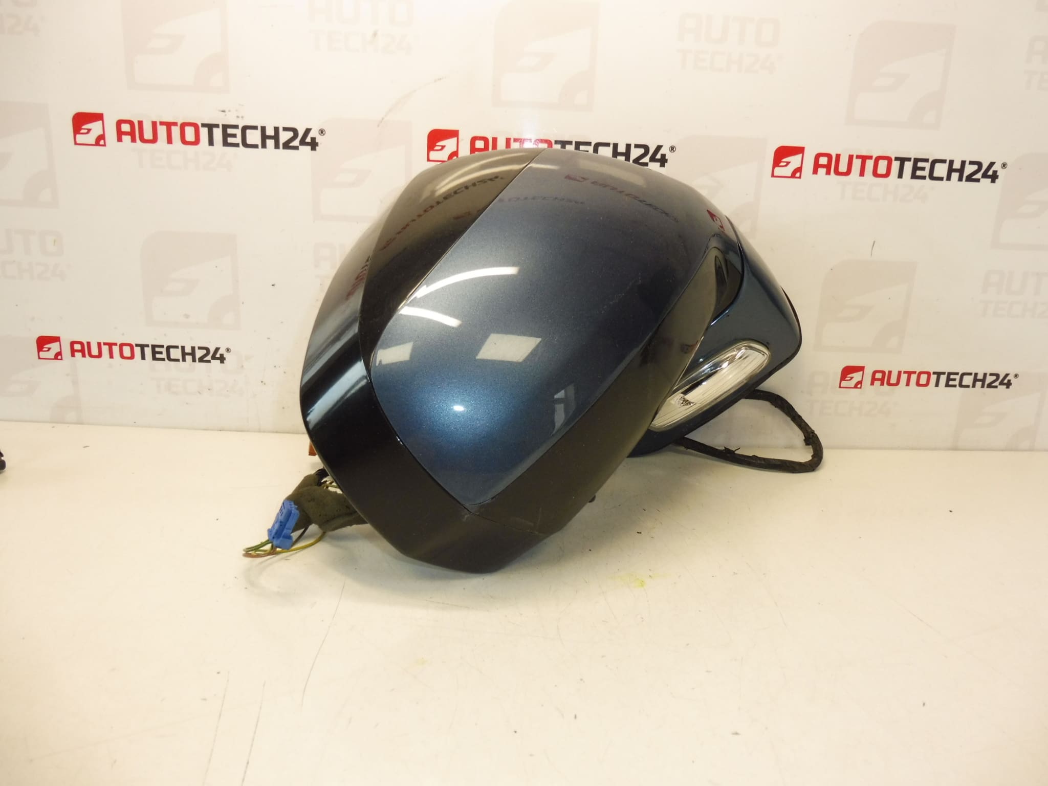 Desno ogledalo KGQC Citroën C4 Picasso 96851525XY 8153VR