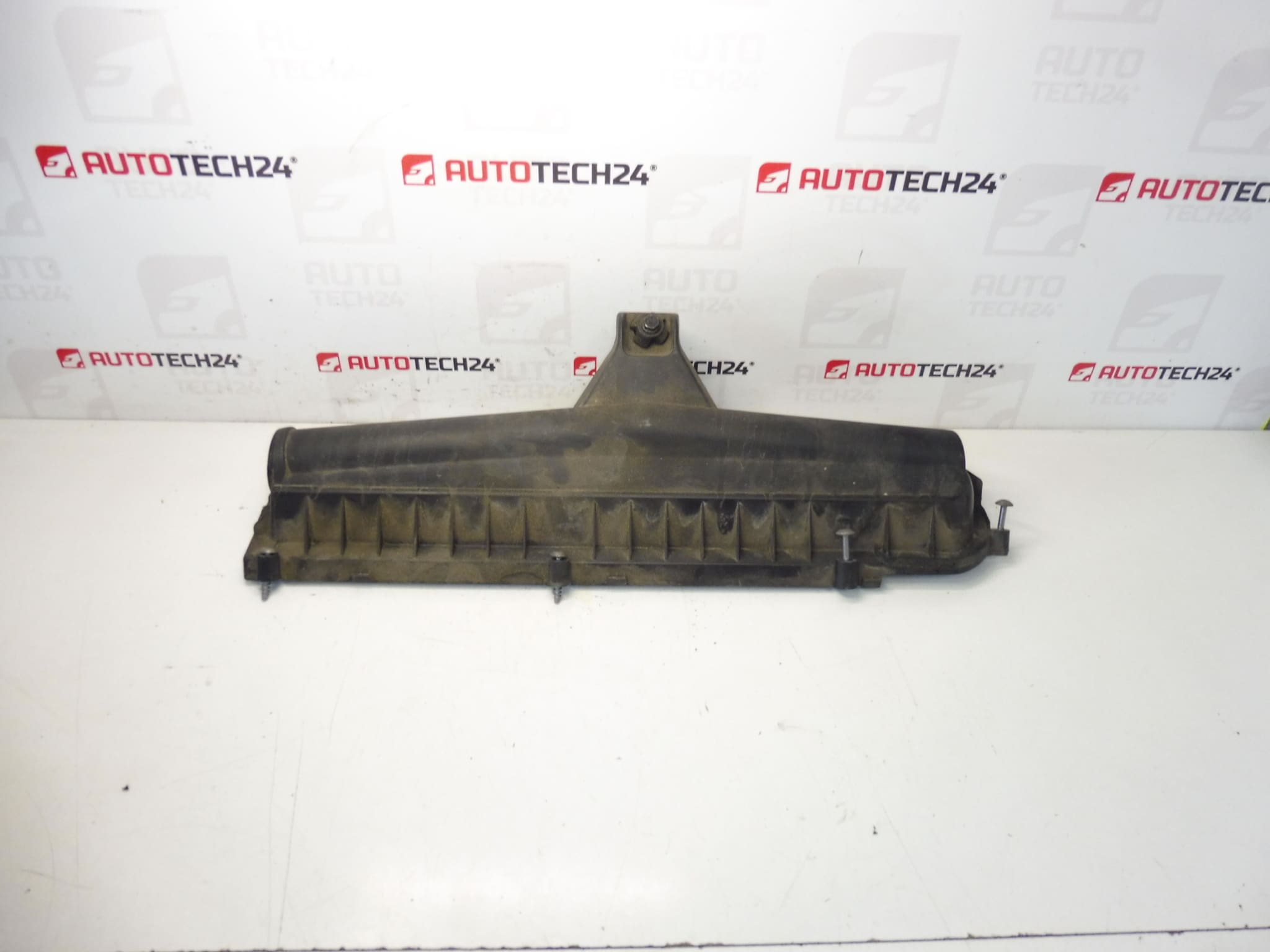 Poklopac kutije filtera 1.4 VTI 1.6 VTI Citroën Peugeot V753482480 1420T5