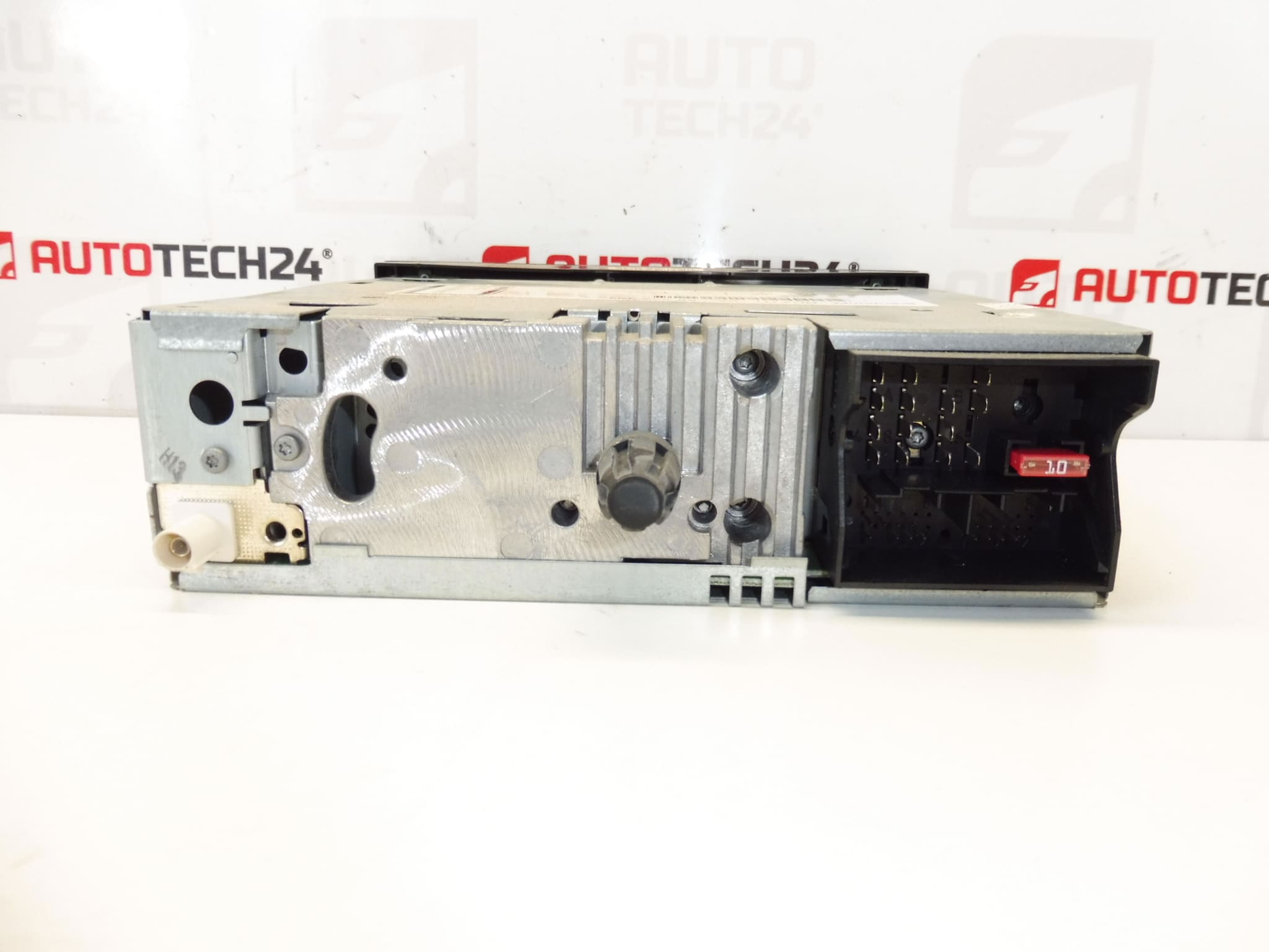 Automobilski radio s CD Blaupunkt RD4 N1 - 02 Citroën Peugeot 9660646477
