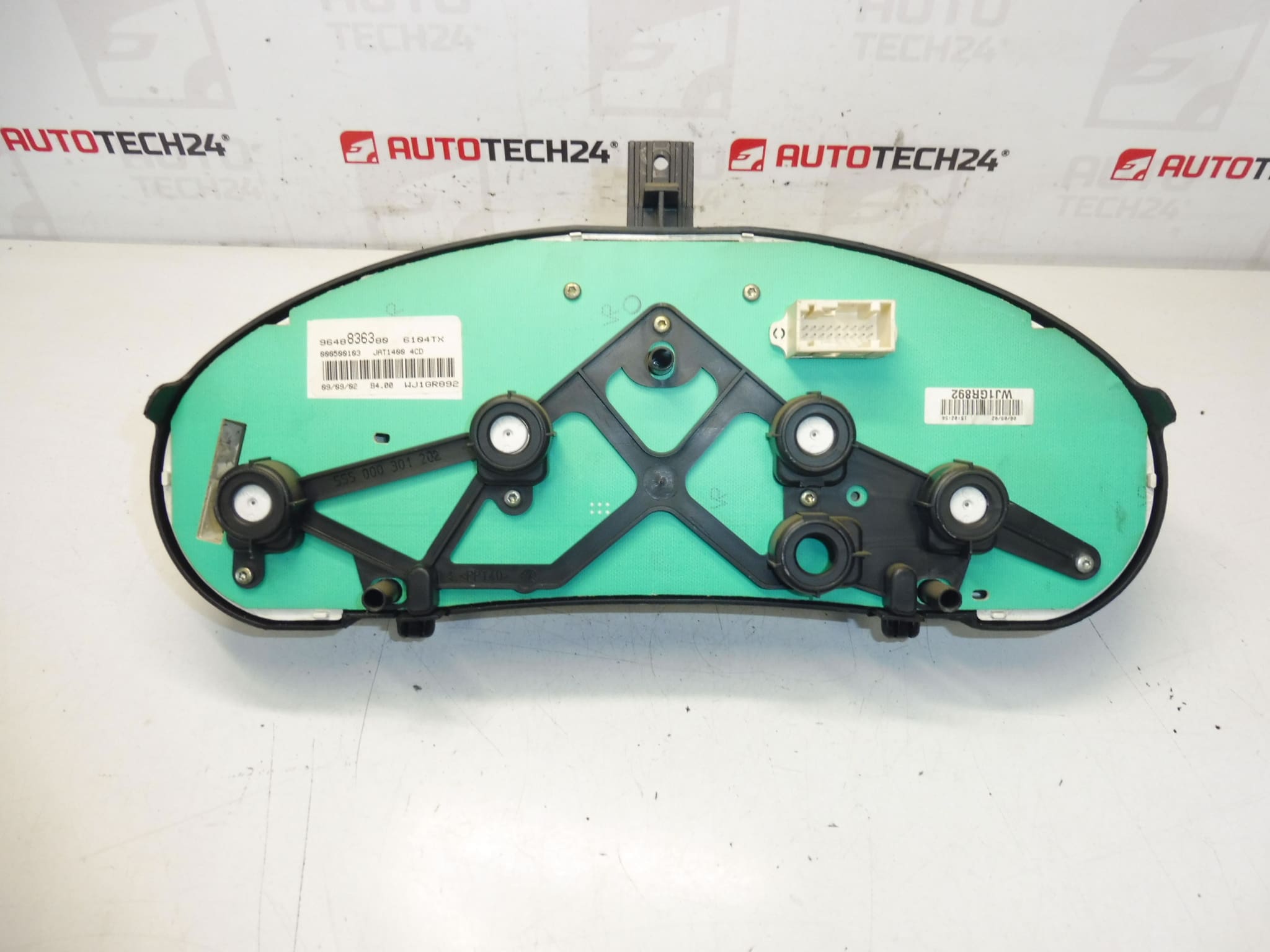 Brzinomjer 176 tisuća km Peugeot 206 9648836380 6104TX - Slika 2