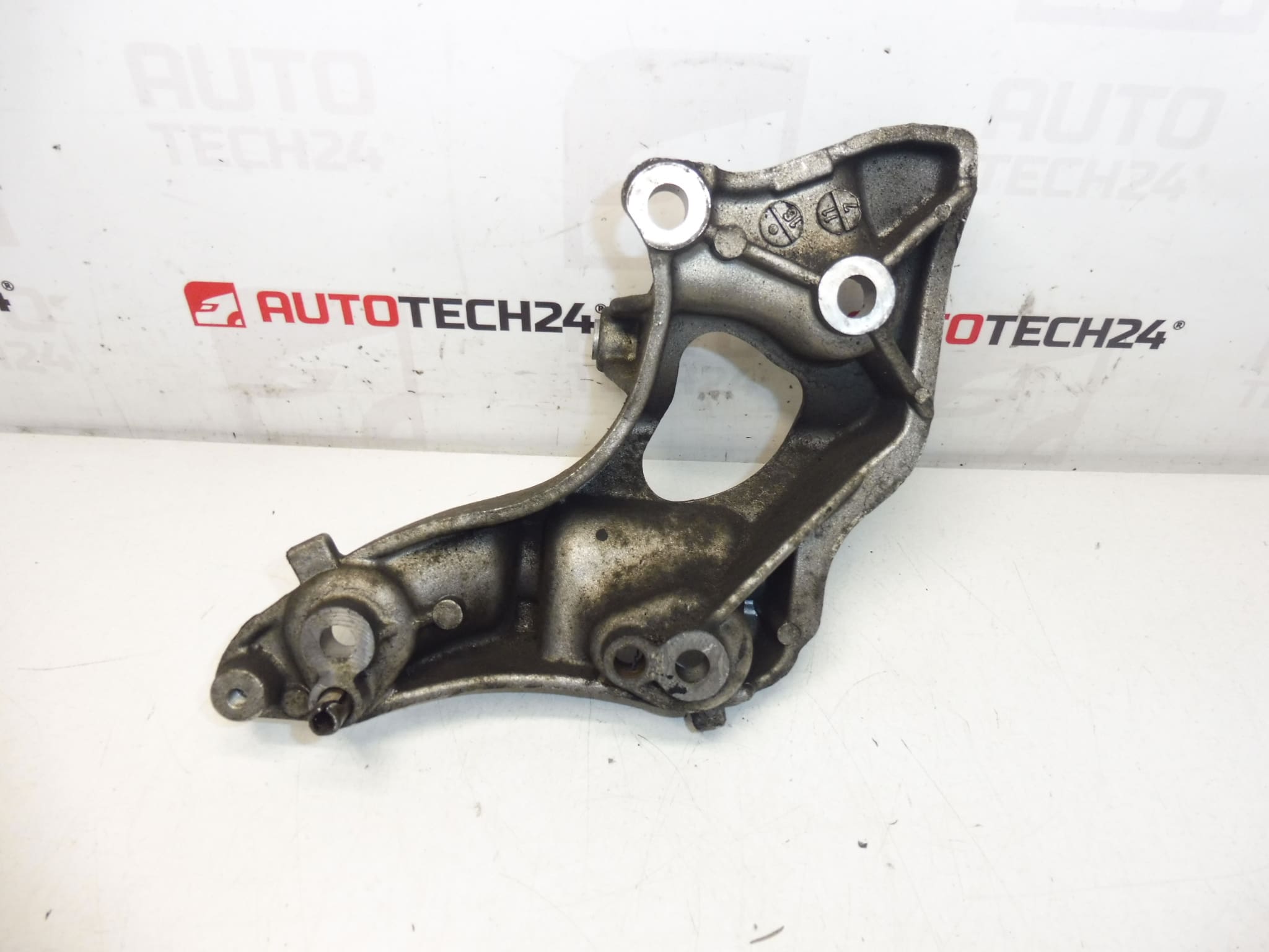 Citroën Peugeot držač alternatora 9658199380 5706L1 - Slika 2