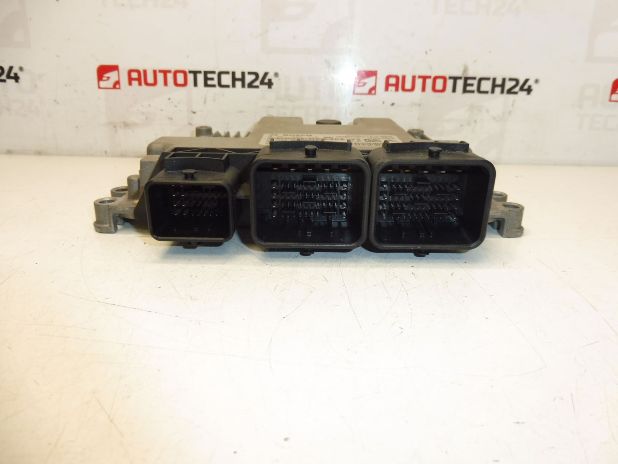 Elektronička upravljačka jedinica Bosch MEV17.4 0261S05715 9666824080 - Slika 2