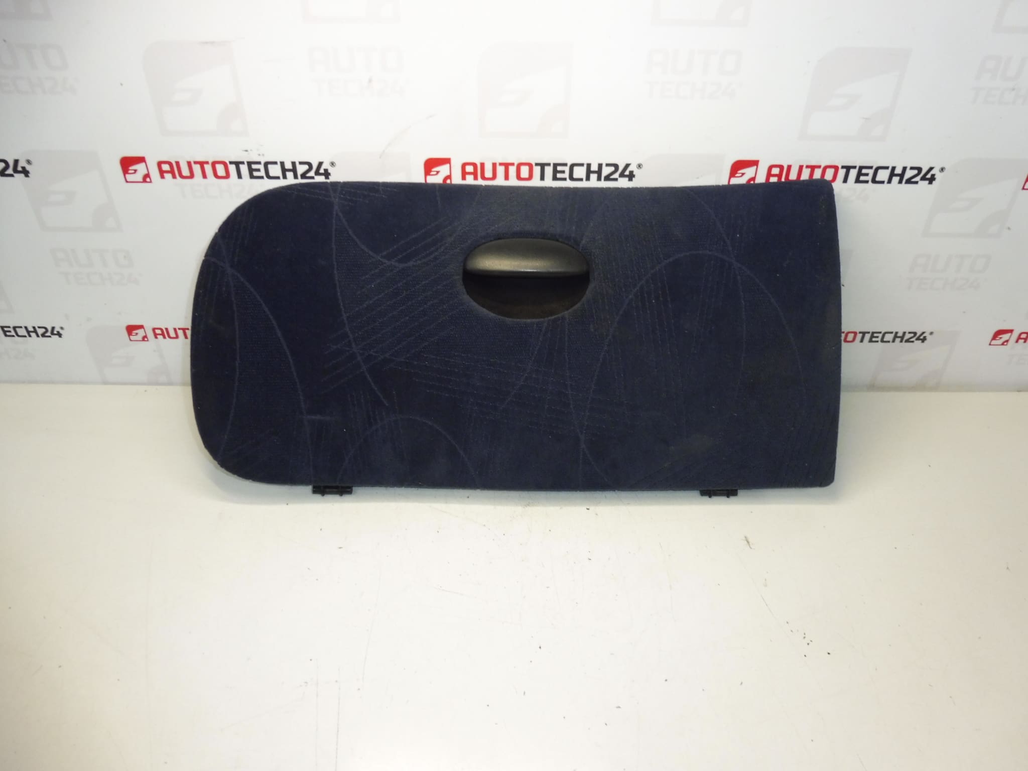 Peugeot 206 poklopac pretinca za rukavice 96440241LD 8218VG