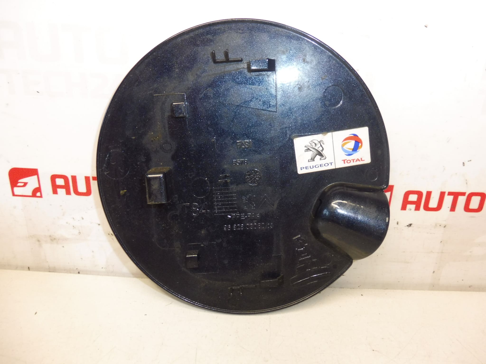 Poklopac čepa spremnika KGNC Peugeot 3008 9682803080 1517G9 - Slika 2