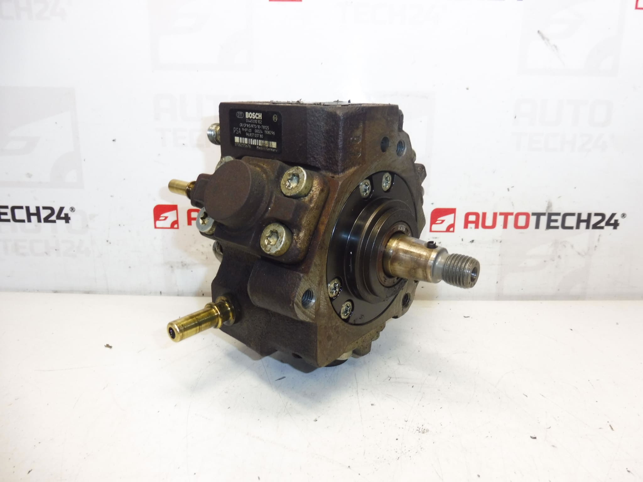 Pumpa za ubrizgavanje 1.6 HDI kilometraža 101000 km Bosch 0445010102 9683703780