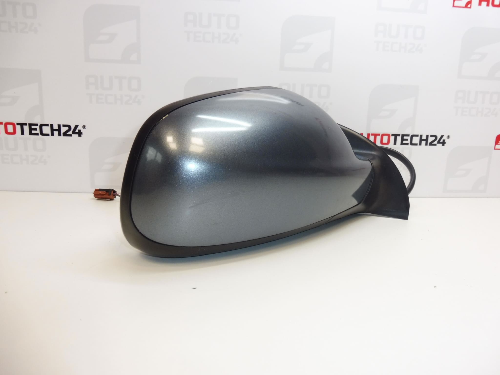 Desni električno preklopivi retrovizor EZWD Peugeot 307 8149VT