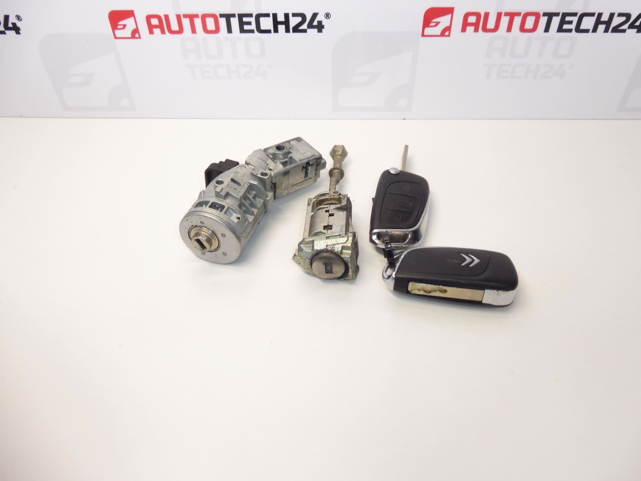 Komplet brava i 2 ključa Citroën C4 B7 4162WH 4162WK