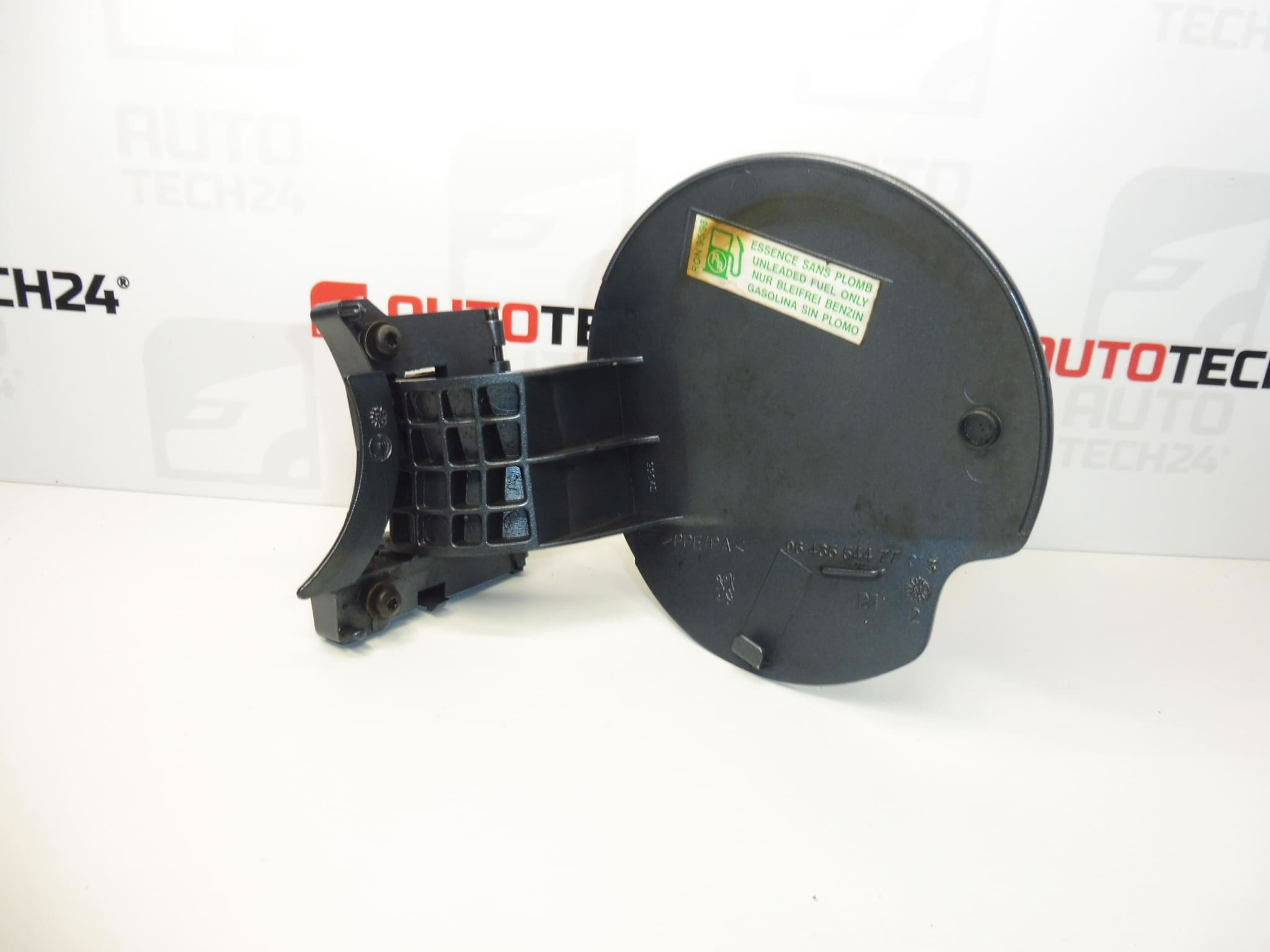 Poklopac Pokrov Rezervoara Peugeot 307 9643554477 EZWD - Slika 2