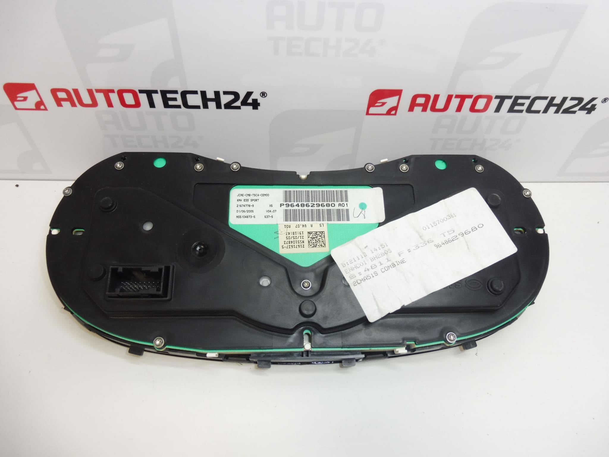 Tachometar Peugeot 307 252.000 km 9648629680 6103J6 - Slika 2